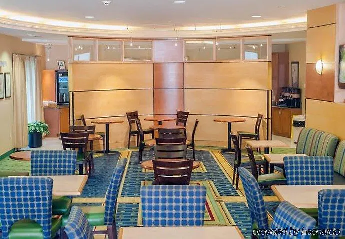 Отель Springhill Suites Louisville Airport