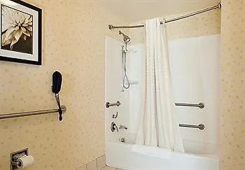 Отель Springhill Suites Louisville Airport