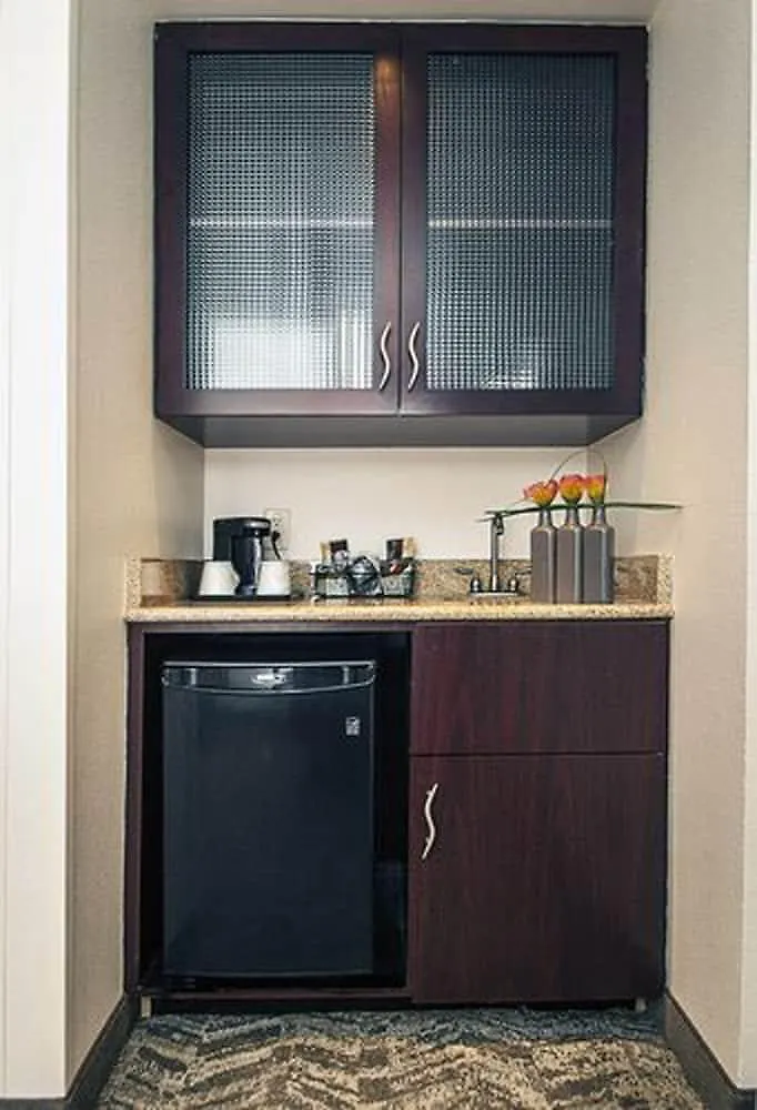 Springhill Suites Louisville Airport 3*,
